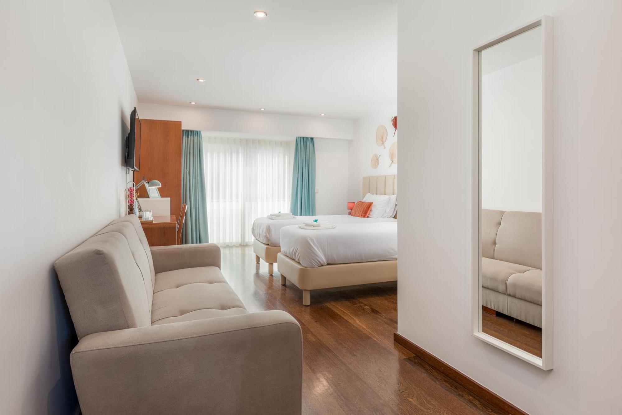 Viravento - Guesthouse & Creative Space Espinho  Bagian luar foto
